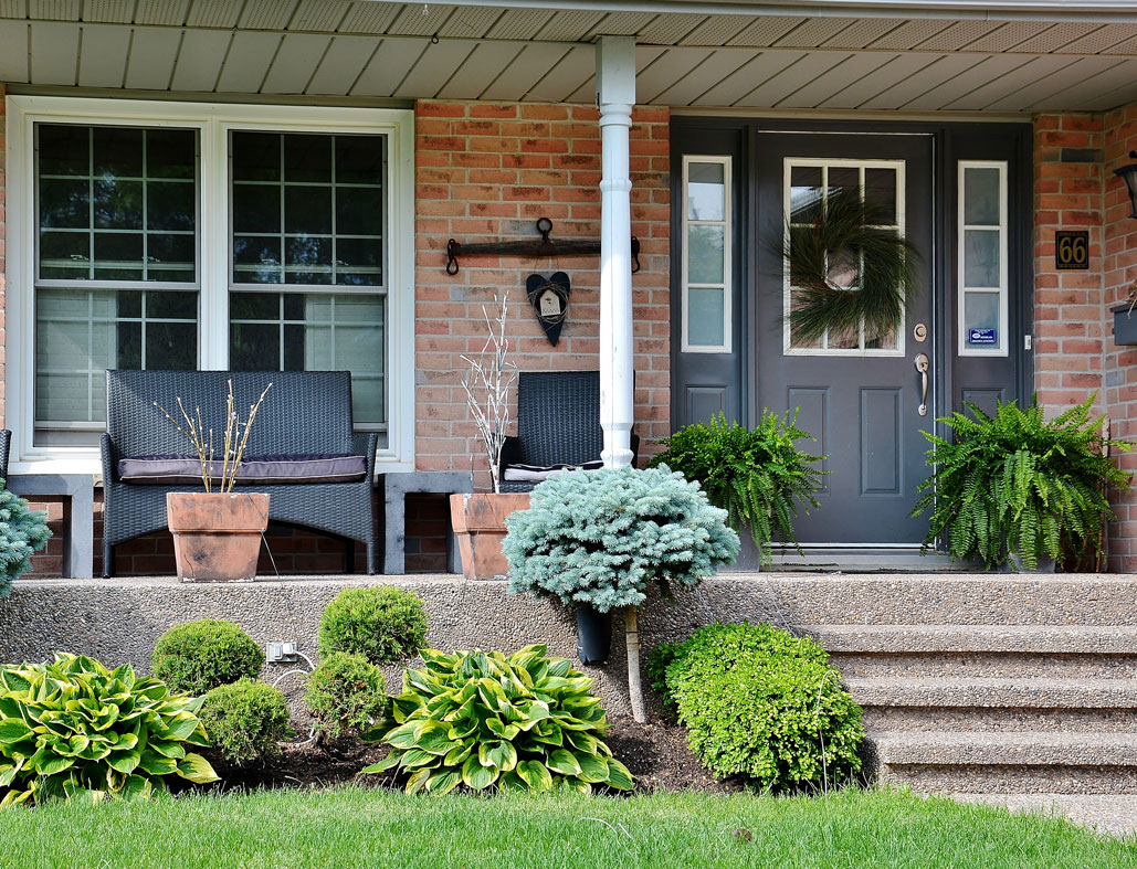 Front patio and entry detail