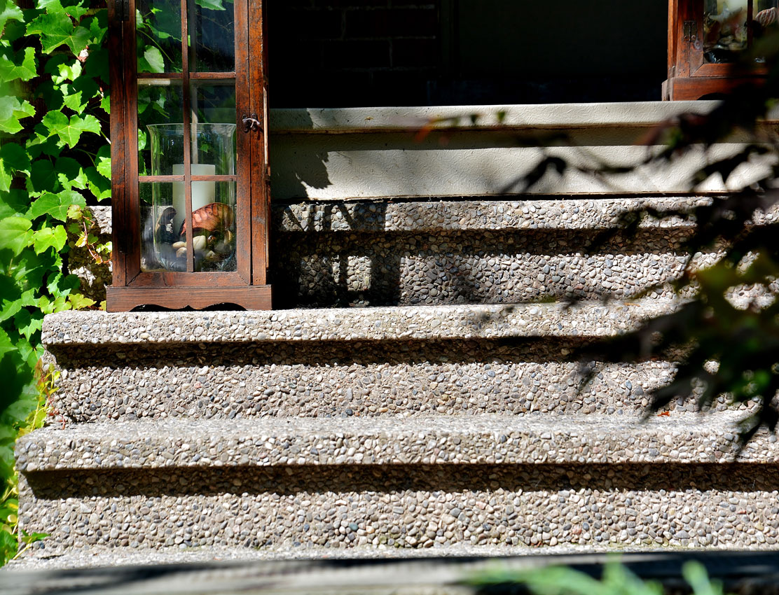 Exposed aggregate steps